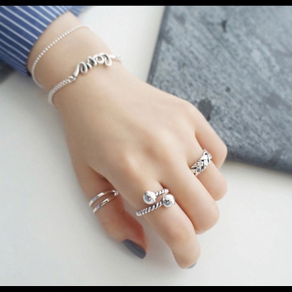Vintage Jewelry - Ring Opening Twist With Double Bead Vintage Jewelry - Ring Opening Twist With Double Bead